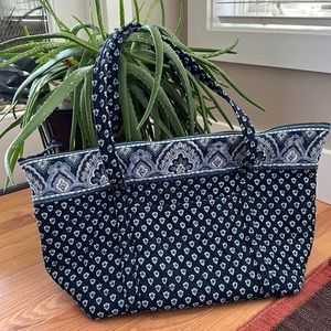 Vera Bradley Vintage Nantucket Navy Large Zippered  Tote Bag EUC